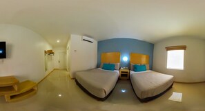 Kahden hengen huone, 2 parisänkyä | Pillowtop-patjalliset sängyt, työpöytä, pimennysverhot, äänieristys