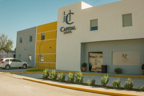 Fachada de la propiedad