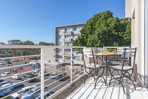 Apartamento (2 Bedrooms) | Balcón