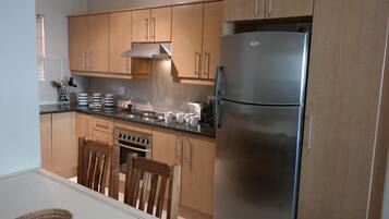 Herdplatte, Kochgeschirr/Geschirr/Besteck