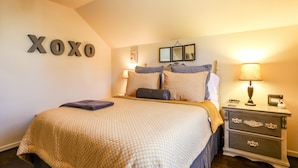 Loft (Annie's)