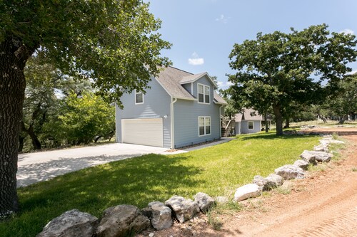 Elizabeth's Haus by the Creek-Treehouse