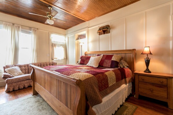 Room, 4 Bedrooms, 2 Bathrooms (Abendlied) | 4 bedrooms, desk, free WiFi, bed sheets