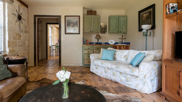 Basic Room, 2 Bedrooms (2H Rock Haus) | Living room | TV, DVD player - 2H Rock Haus (Fredericksburg)