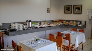 Esmorzar diari d'estil bufet gratuït 