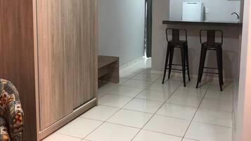 Quarto luxo | Frigobar, cortinas blackout, Wi-Fi de cortesia