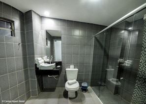 Basic Room | Bathroom | Shower - Center Apart Hotel (Barreiras)