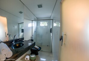 Habitación Deluxe | Minibar, cortinas opacas, wifi gratis