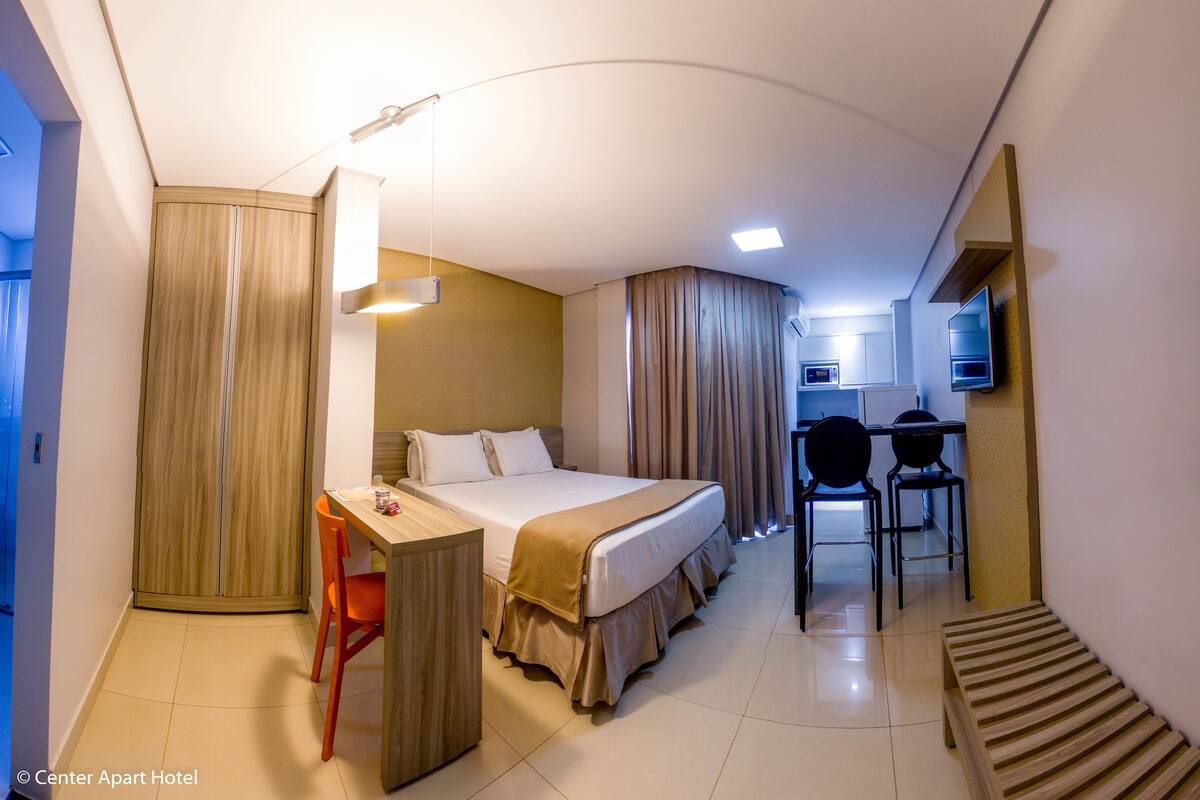 Deluxe Room | Minibar, blackout drapes, WiFi (free)