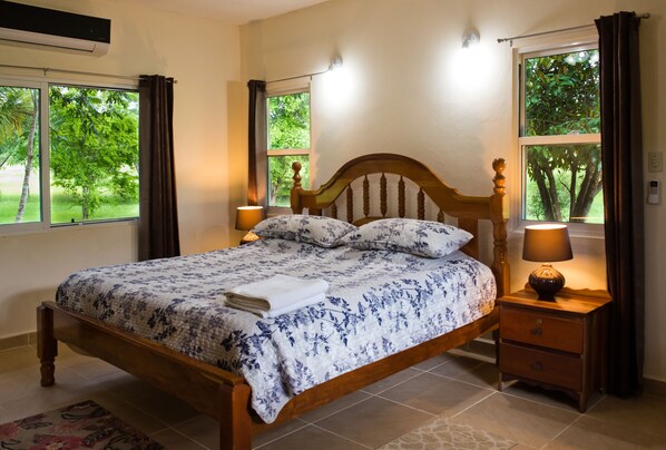 Executive Chalet, 1 King Bed, Garden View, Garden Area