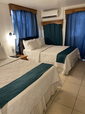 Iron/ironing board, bed sheets