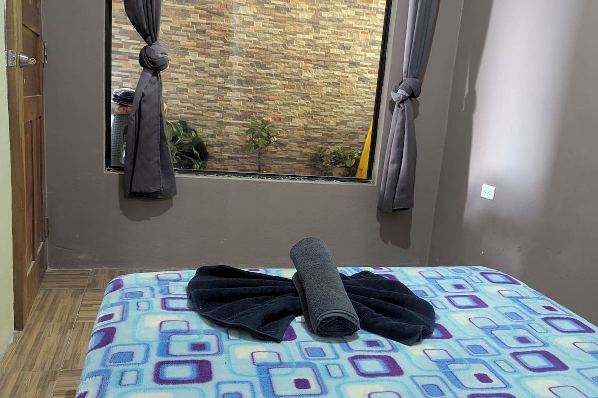 1 camera, una cassaforte in camera, Wi-Fi gratuito, lenzuola