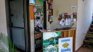 Reception - Sleepers Sleep Cheaper Hostel (Monteverde)