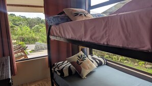 In-room safe, WiFi (free), bed sheets - Sleepers Sleep Cheaper Hostel (Monteverde)