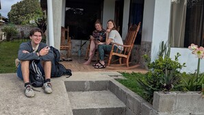 Exterior - Sleepers Sleep Cheaper Hostel (Monteverde)