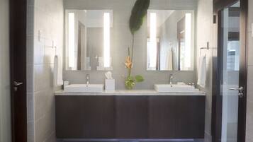 Luxury Villa, 4 Bedrooms, Private Pool, Ocean View | Bathroom | Free toiletries, hair dryer, bathrobes, slippers