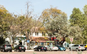 Tempat makan outdoor
