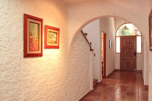 Pintu masuk interior