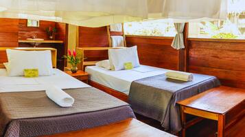 Standard Double Room, 1 Bedroom, Garden View, Beachside | 2 bilik tidur, peralatan tempat tidur premium, gebar bulu kapas