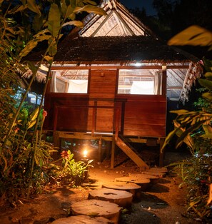 Standard Double Room, 1 Bedroom, Garden View, Beachside | Premium bedding, down duvets, in-room safe, individually decorated - Ecolucerna Lodge Tambopata (Tambopata)