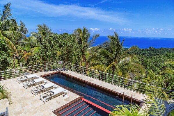 Outdoor pool - Cocosan Villa (Port Antonio)