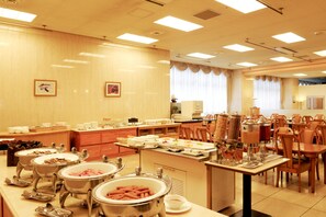 Desayuno buffet todos los días (con cargo)