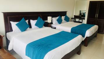 Desk, soundproofing, iron/ironing board, free WiFi