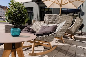 Terrace/patio - Motel One Freiburg (Freiburg im Breisgau)