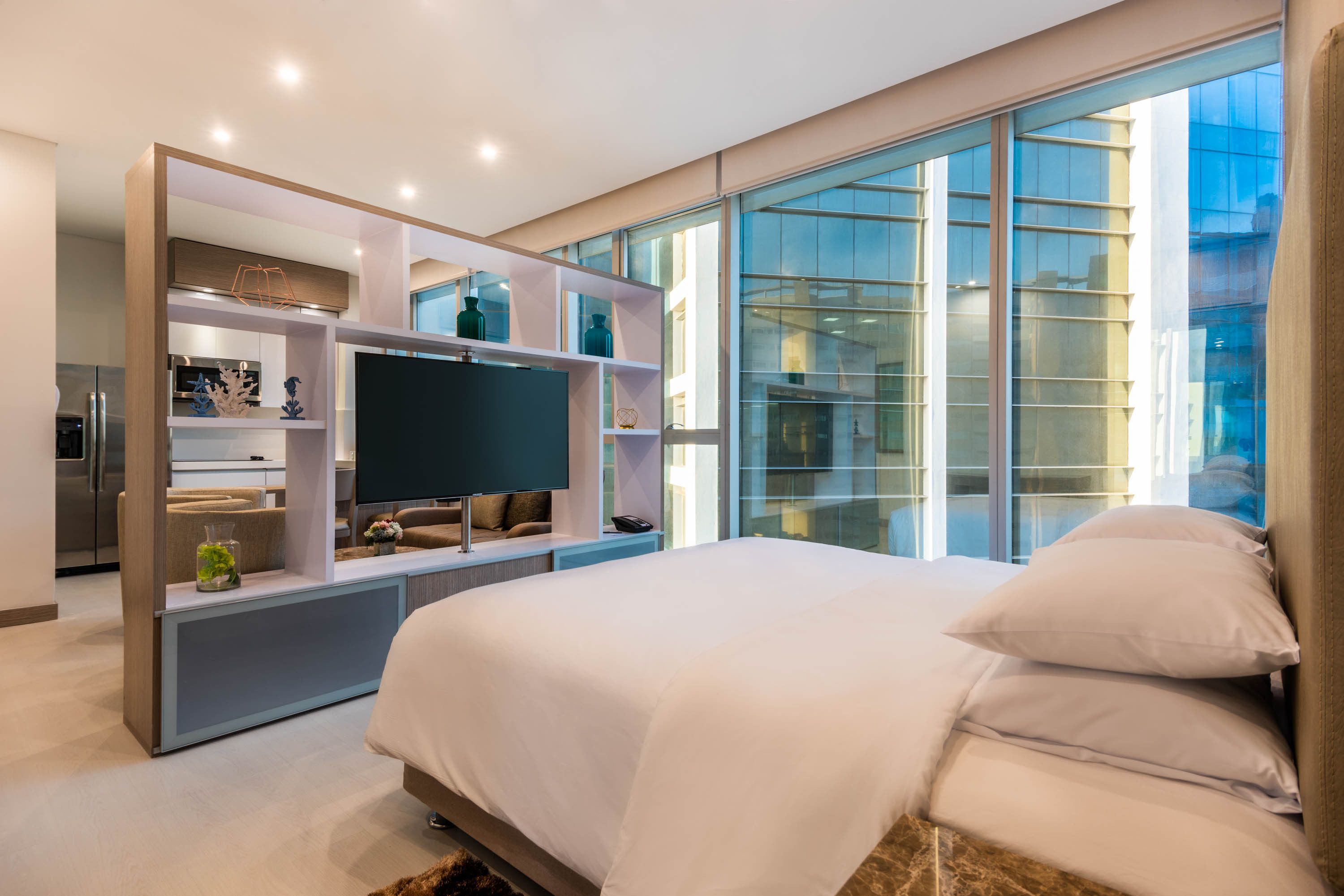 Habitación estándar, 1 cama King size y sofá cama, vista a la ciudad (Worklife) | Ropa de cama de alta calidad y minibar 