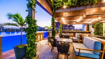 Outdoor pool, sun loungers