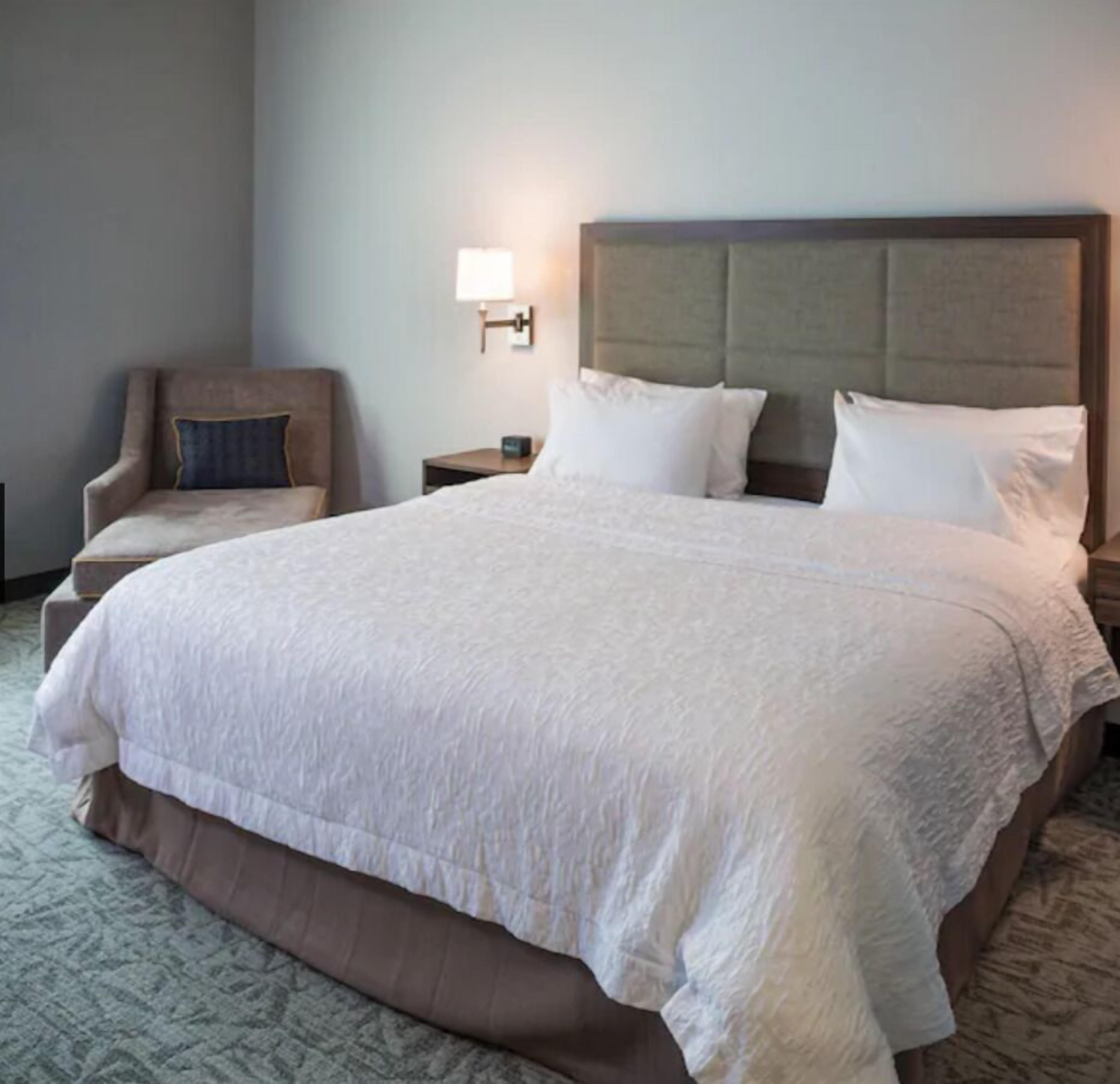 Premium bedding, in-room safe, free wired Internet, bed sheets