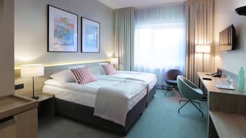 Comfort-Doppelzimmer | Hochwertige Bettwaren, Zimmersafe, Schreibtisch, Verdunkelungsvorhänge