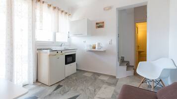 Departamento estándar, 1 habitación | Cocina privada | Refrigerador, microondas, horno y parrilla de estufa