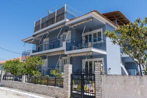Fachada de la propiedad