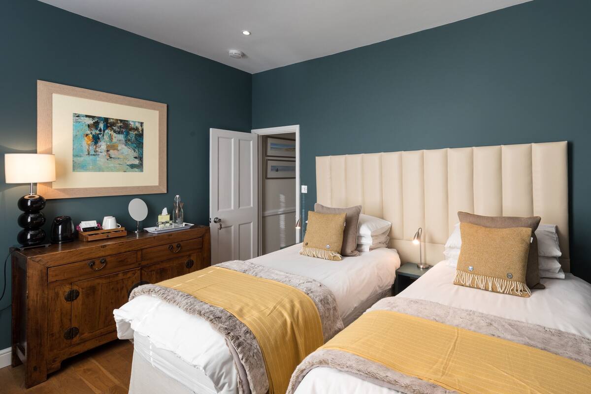 Habitación con 1 cama doble o 2 individuales, baño privado