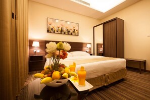 1 bedroom, in-room safe, desk, blackout drapes - Grand Lily Hotel Suites (Al-Hofuf)