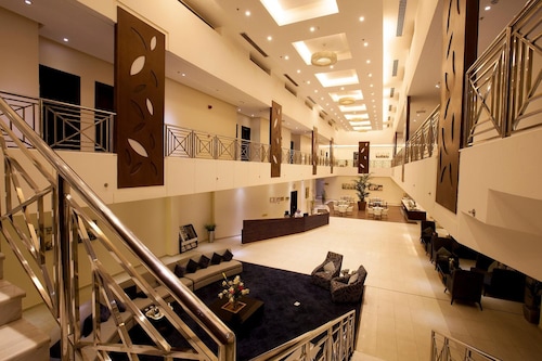 Grand Lily Hotel Suites