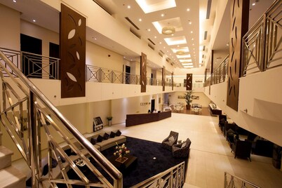 Grand Lily Hotel Suites