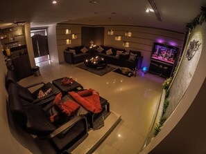 32-inch LCD TV with satellite channels, TV