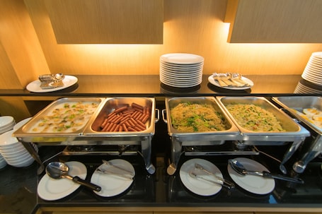 Daily English breakfast (THB 200 per person)