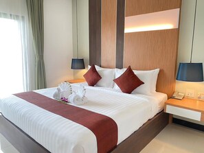 In-room safe, desk, rollaway beds, free WiFi - Siva Royal Hotel (Phatthalung)