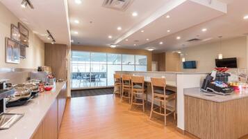 Free daily buffet breakfast