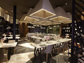 Der serveres morgenmad, aftensmad og regionale retter