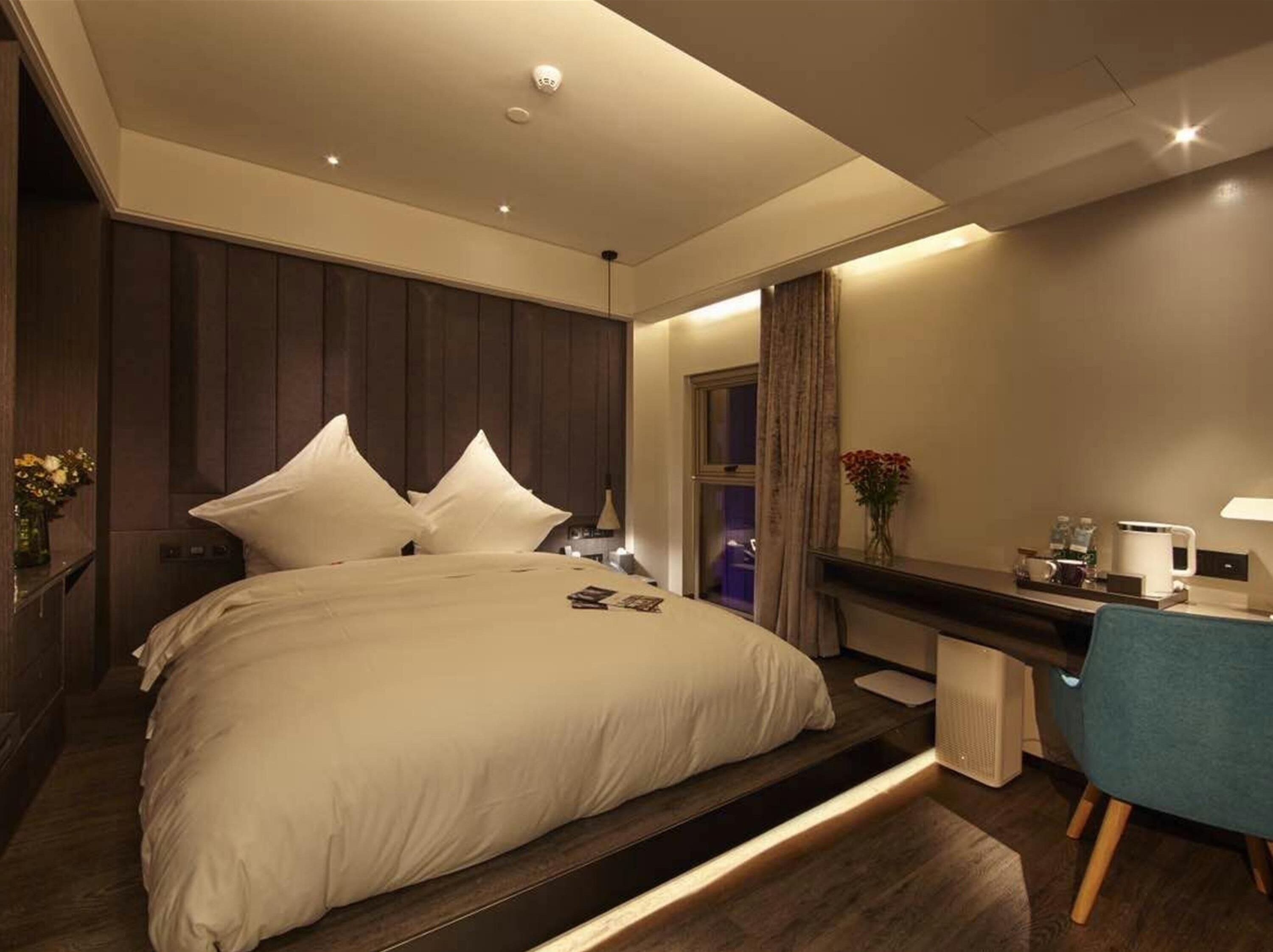 Standardzimmer, 1 King-Bett | Schreibtisch, Babybetten, kostenloses WLAN, Wecker