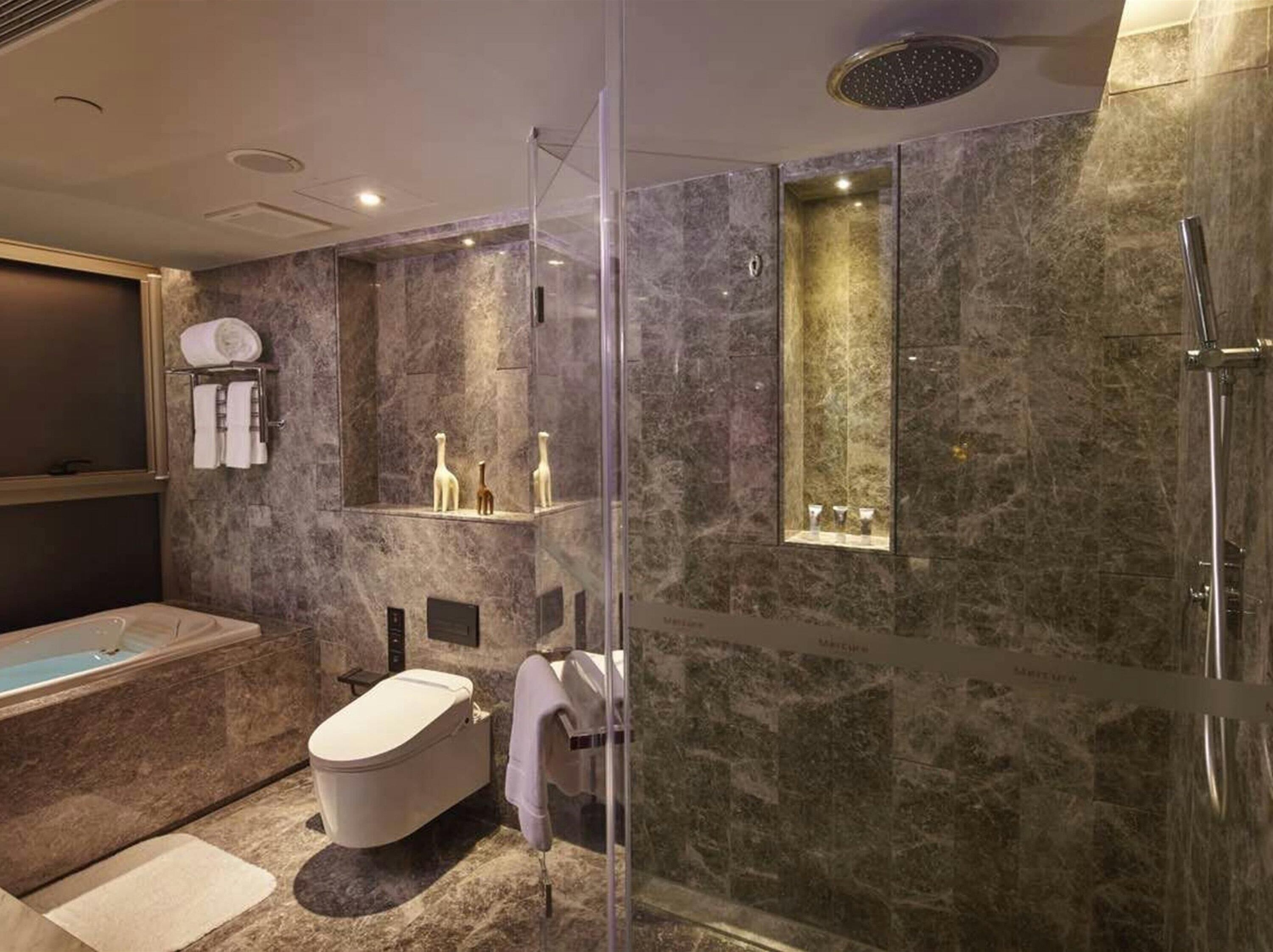 Executive Room, 1 King Bed | Desk, cots/infant beds, free WiFi, alarm clocks