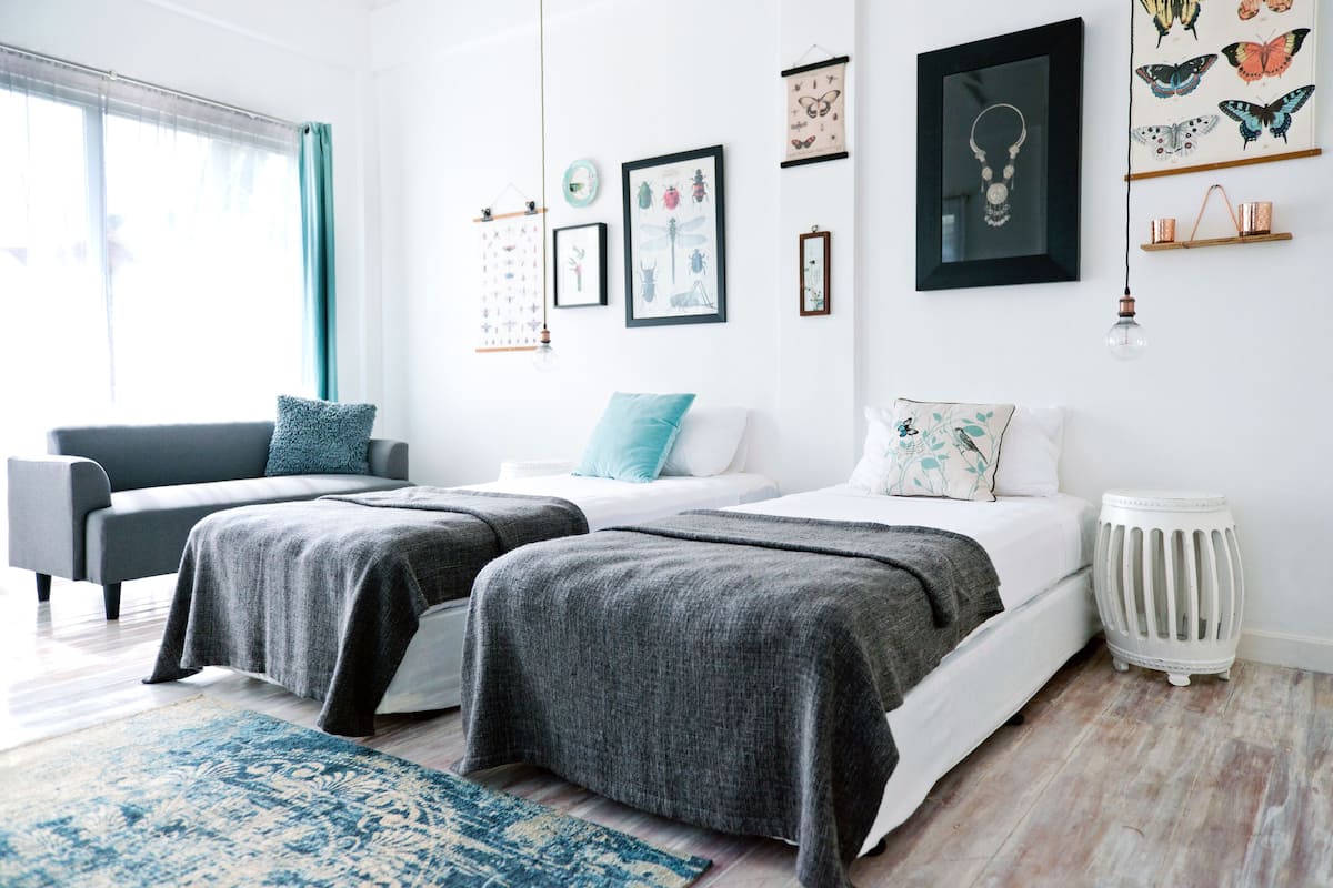 deluxe single room | in-room safe, individually decorated, individually furnished
