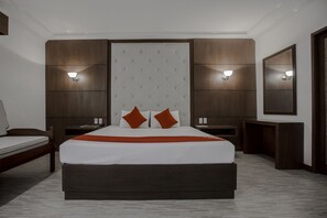 Suite | Free WiFi, bed sheets - Capital O 740 Bliss Hotel Dau (Mabalacat City)