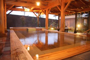 室內 Spa 池