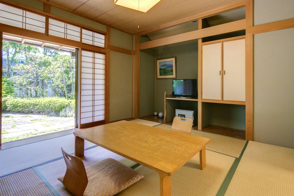 傳統客房 (Japanese Style, 8~14 Tatami-mats) | 房內夾萬