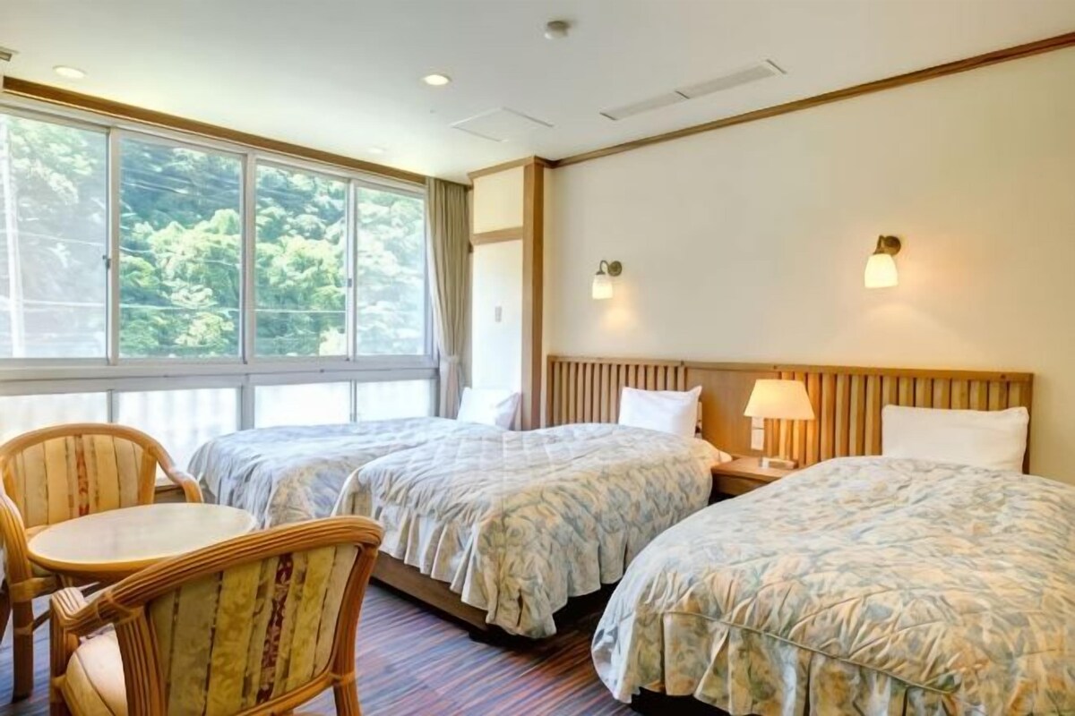 Western-Style Room (Triple Bed)